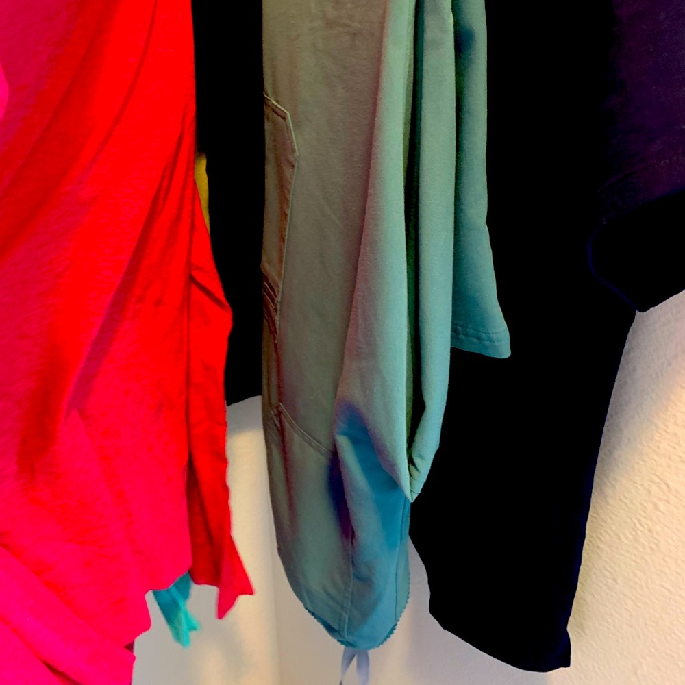 MP (medium petite) Hydrogreen Yola FIGS Scrubs